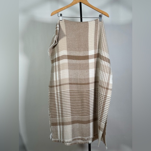 J. Crew Marled reversible scarf. Perfect Christmas gift. - Picture 8 of 8